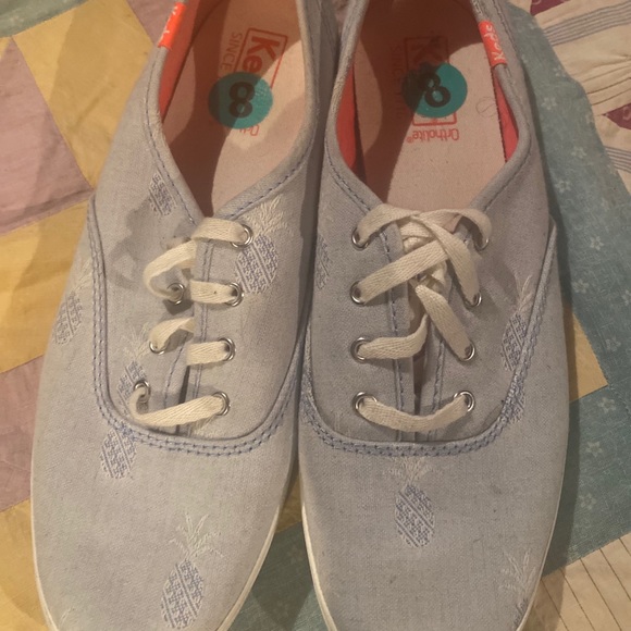 Shoes - Picture 4 of 6